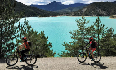 2 VTT Lac de Chaudanne Verdon eau turquoise vacances sportives