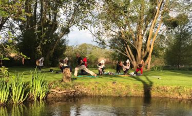 Loiret - Cours de Yoga au bord de l'eau - Grand