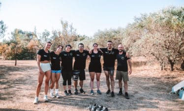 Groupe sportifs en Provence avec Oliviers